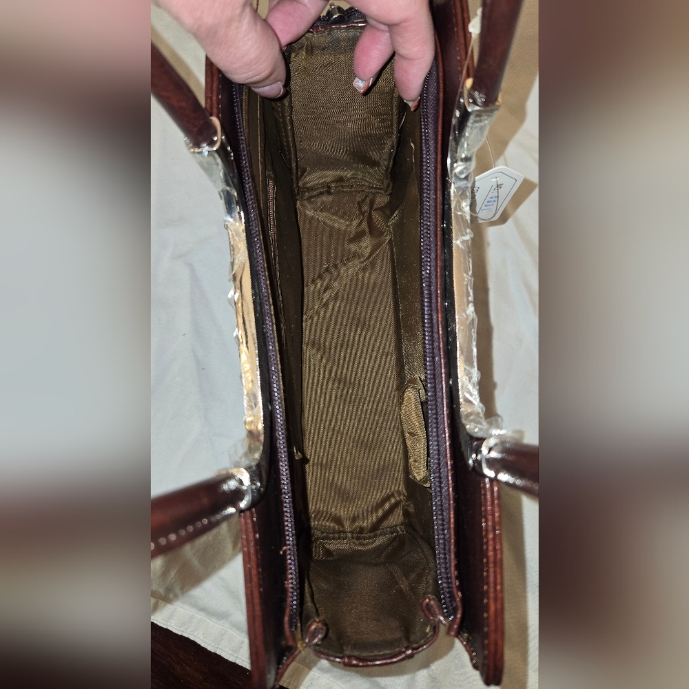 Elegant Brown Shoulder Bag - Picture 4 of 7